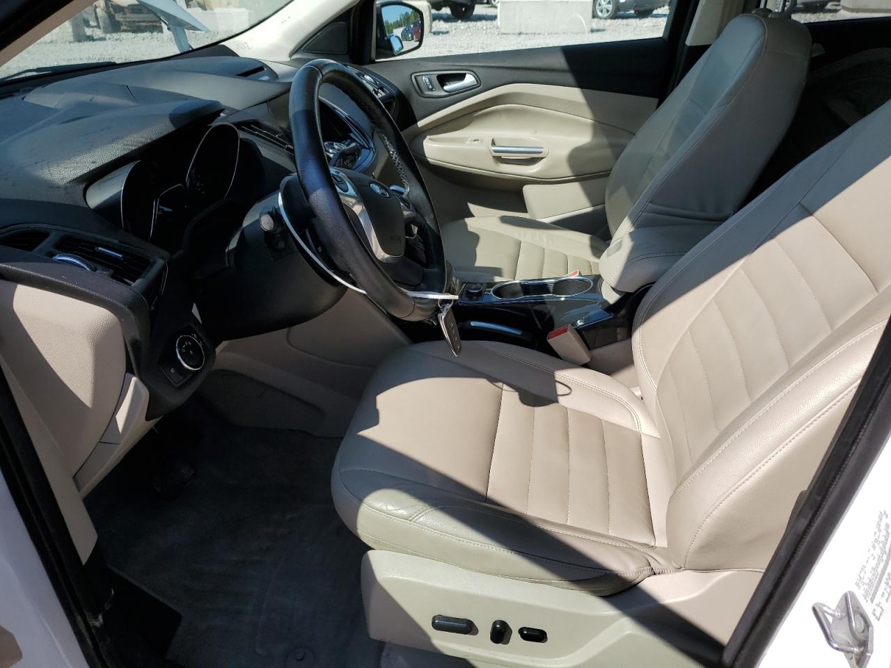 1FMCU0J93FUA58325 2015 Ford Escape Titanium