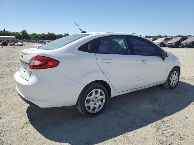 Седаны FORD FIESTA 2013 Белы