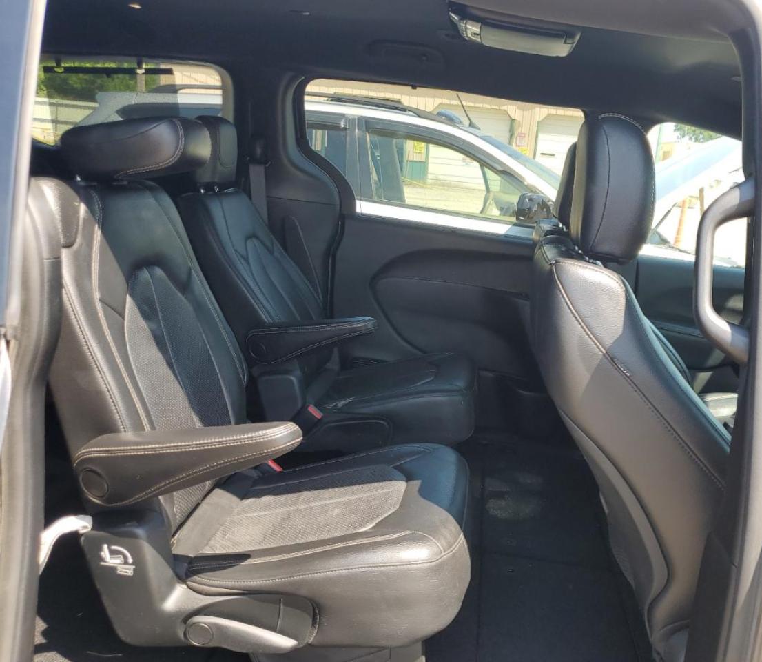 2018 Chrysler Pacifica Touring L VIN: 2C4RC1BG8JR362437 Lot: 66597335