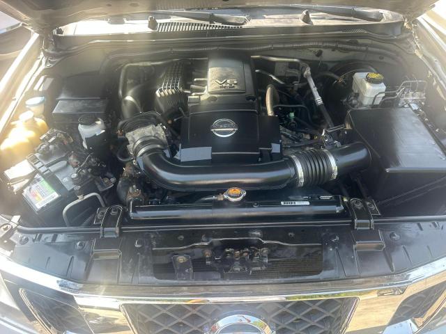 Pickups NISSAN FRONTIER 2013 Szary