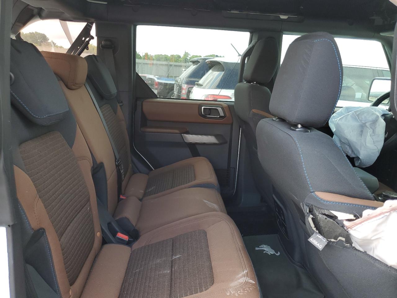 2022 Ford Bronco Base VIN: 1FMEE5DP5NLB63398 Lot: 64262425
