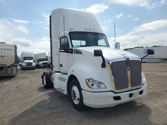 2015 Kenworth T680 Semi Truck