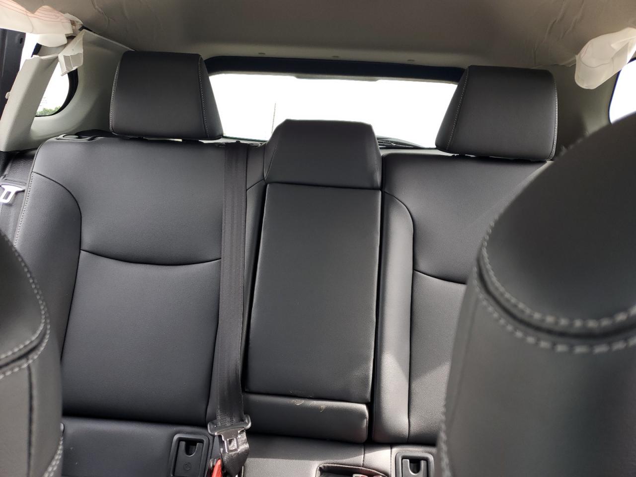 2024 Toyota Corolla Cross Xle VIN: 7MUDAABGXRV088053 Lot: 64013135