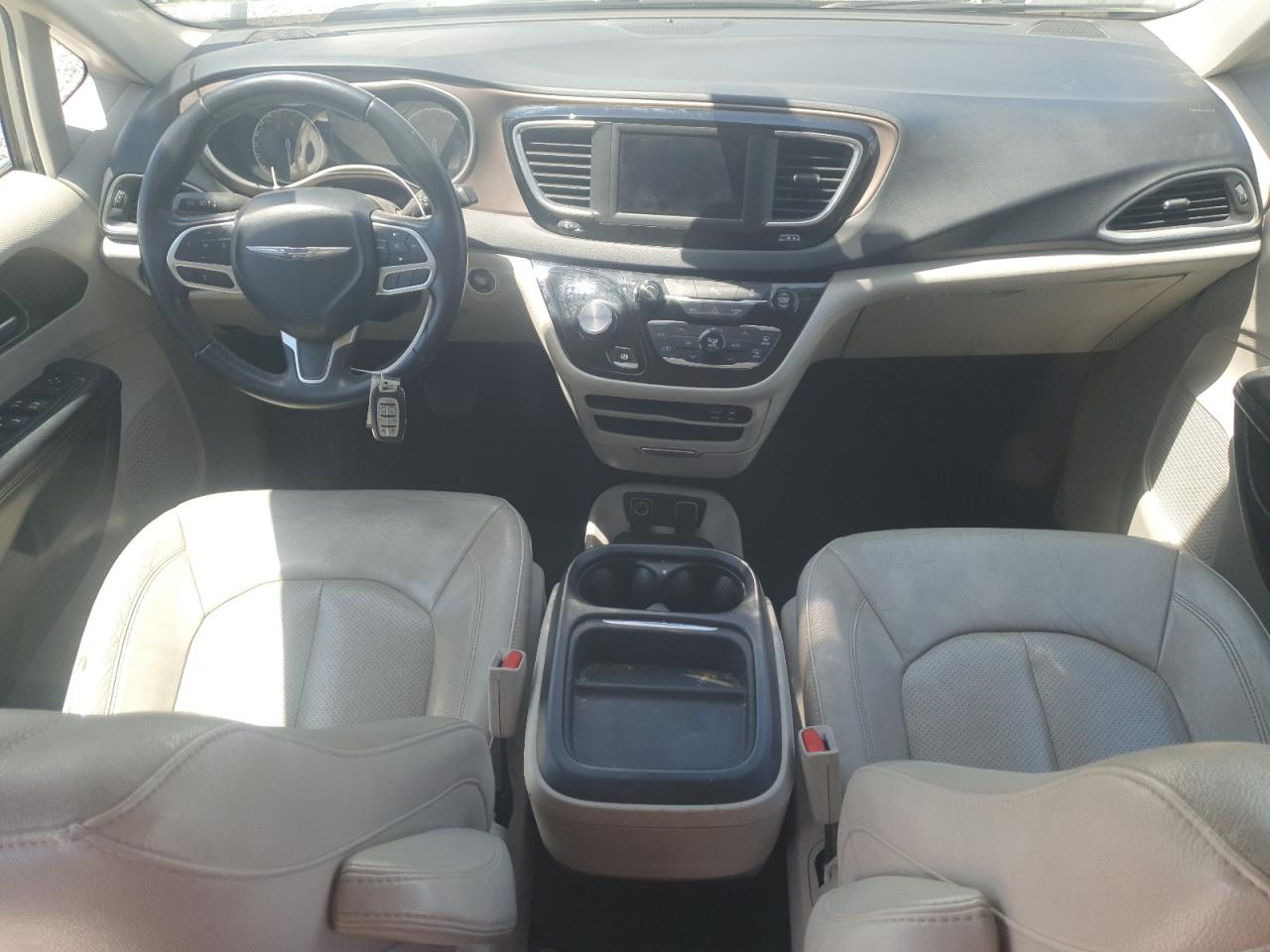2018 Chrysler Pacifica Touring L VIN: 2C4RC1BG6JR330411 Lot: 63253745