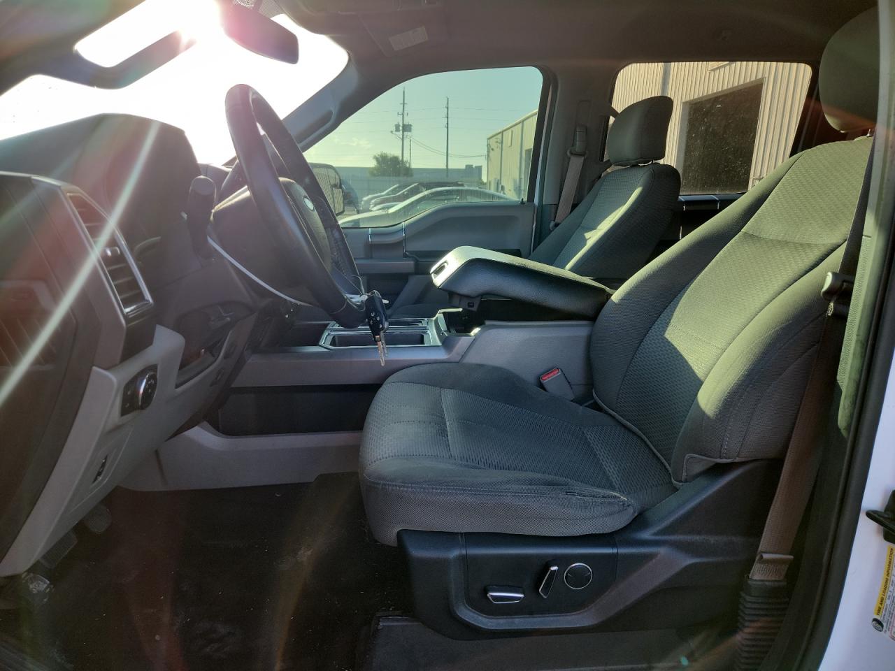 2017 Ford F150 Supercrew VIN: 1FTEW1CF8HKD85933 Lot: 64592625