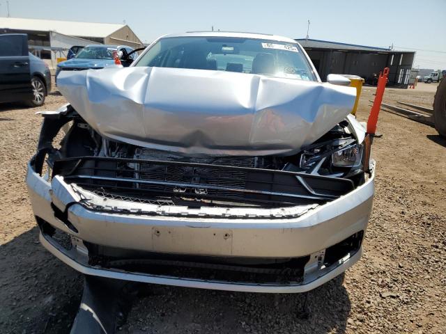  VOLKSWAGEN PASSAT 2019 Серебристый