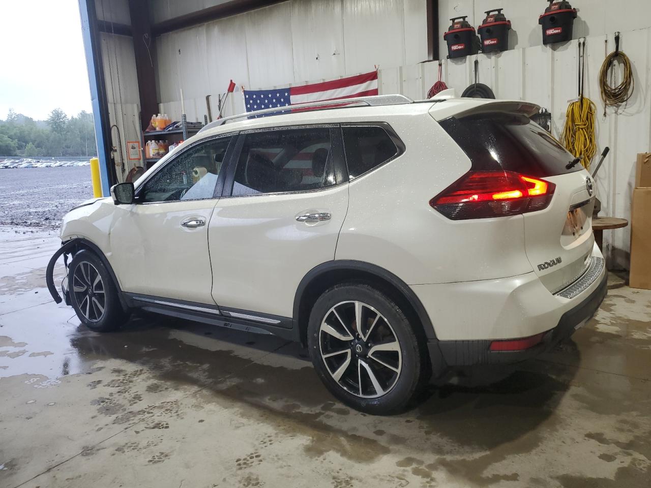 2017 Nissan Rogue S VIN: JN8AT2MVXHW284151 Lot: 64371925