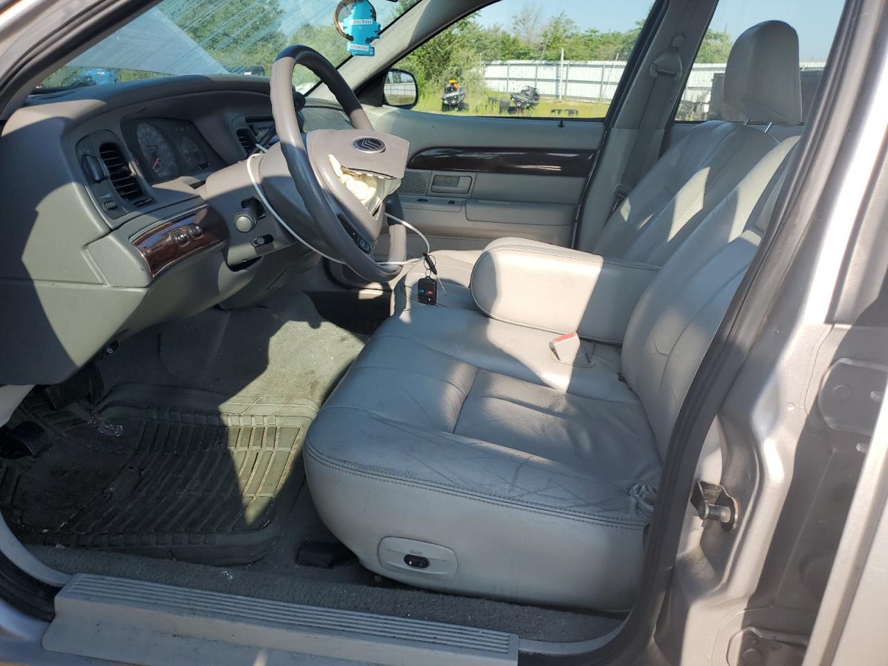 2004 Mercury Grand Marquis Gs VIN: 2MEFM74W14X625308 Lot: 64559045