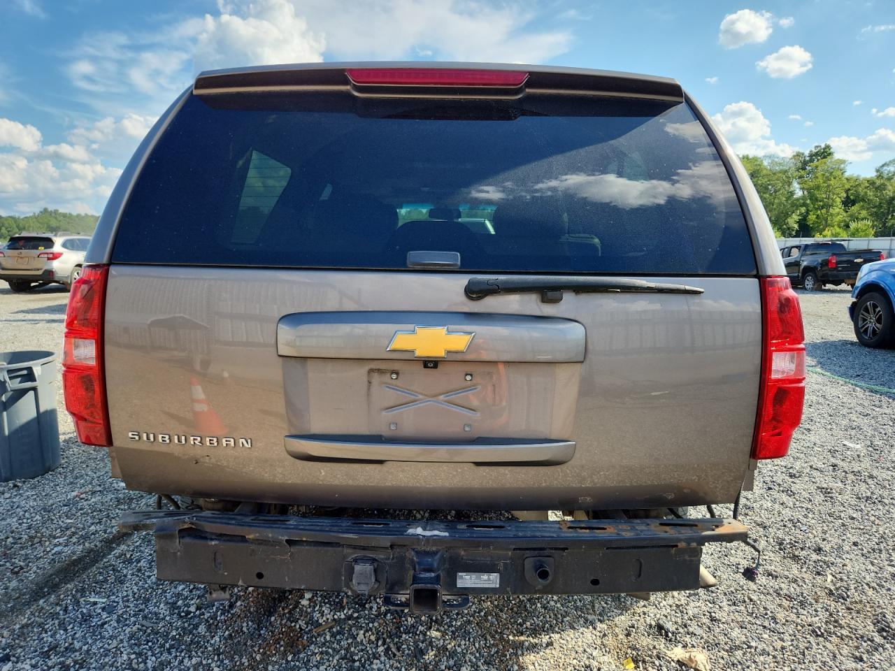 2014 Chevrolet Suburban C1500 Lt VIN: 1GNSCJE03ER197724 Lot: 62272145