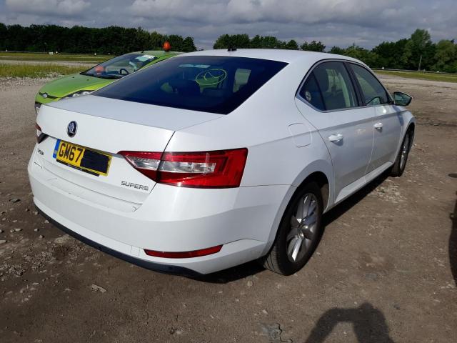 2018 SKODA SUPERB SE