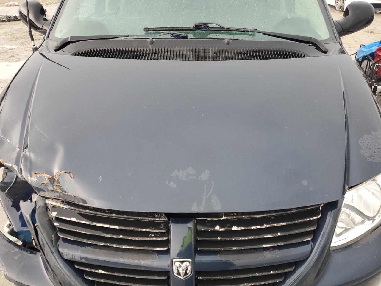 2005 Dodge Caravan Sxt VIN: 1D4GP45R75B383992 Lot: 64492435