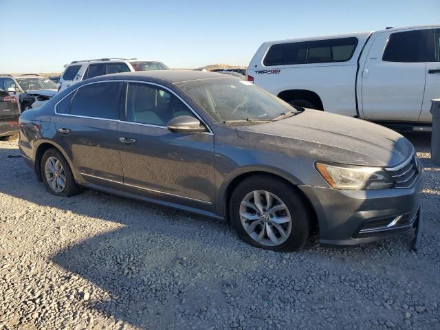  VOLKSWAGEN PASSAT 2017 Серый
