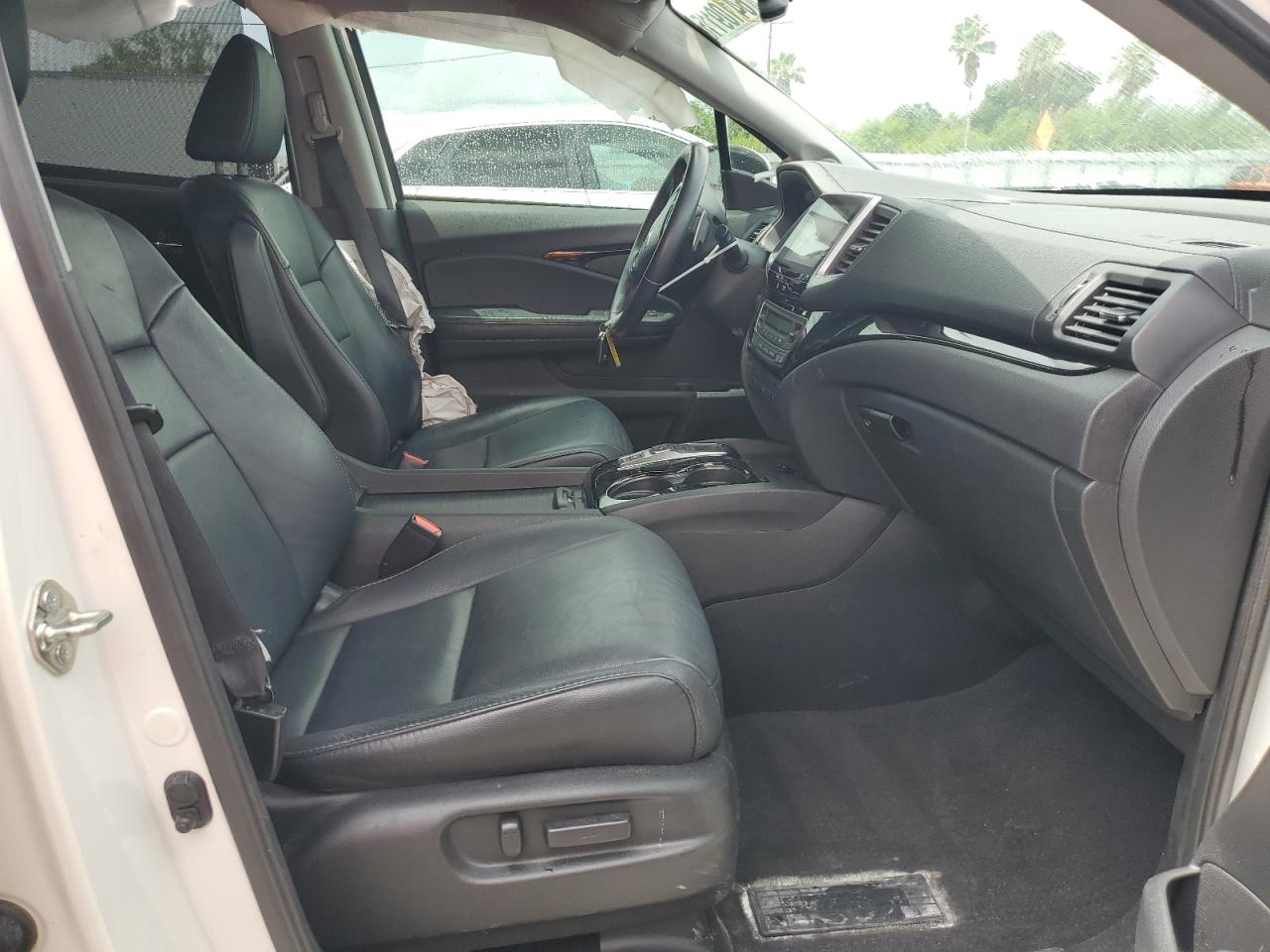 2017 Honda Pilot Touring VIN: 5FNYF6H94HB067379 Lot: 64109115