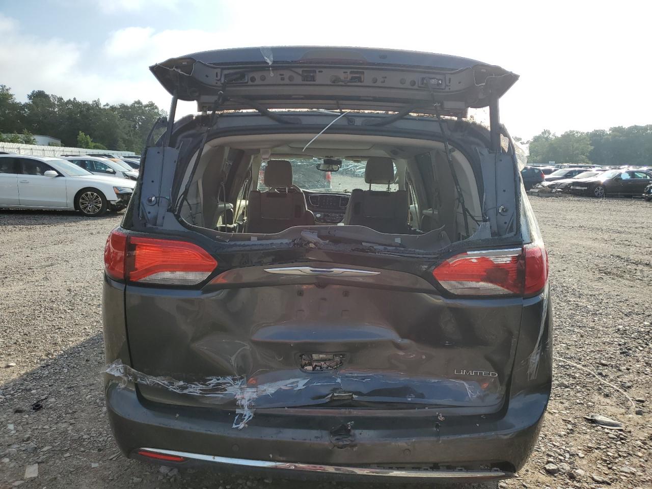 2018 Chrysler Pacifica Limited VIN: 2C4RC1GG9JR106655 Lot: 63974175