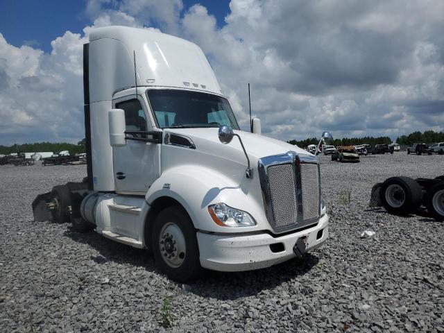 2014 Kenworth T680 Semi Truck