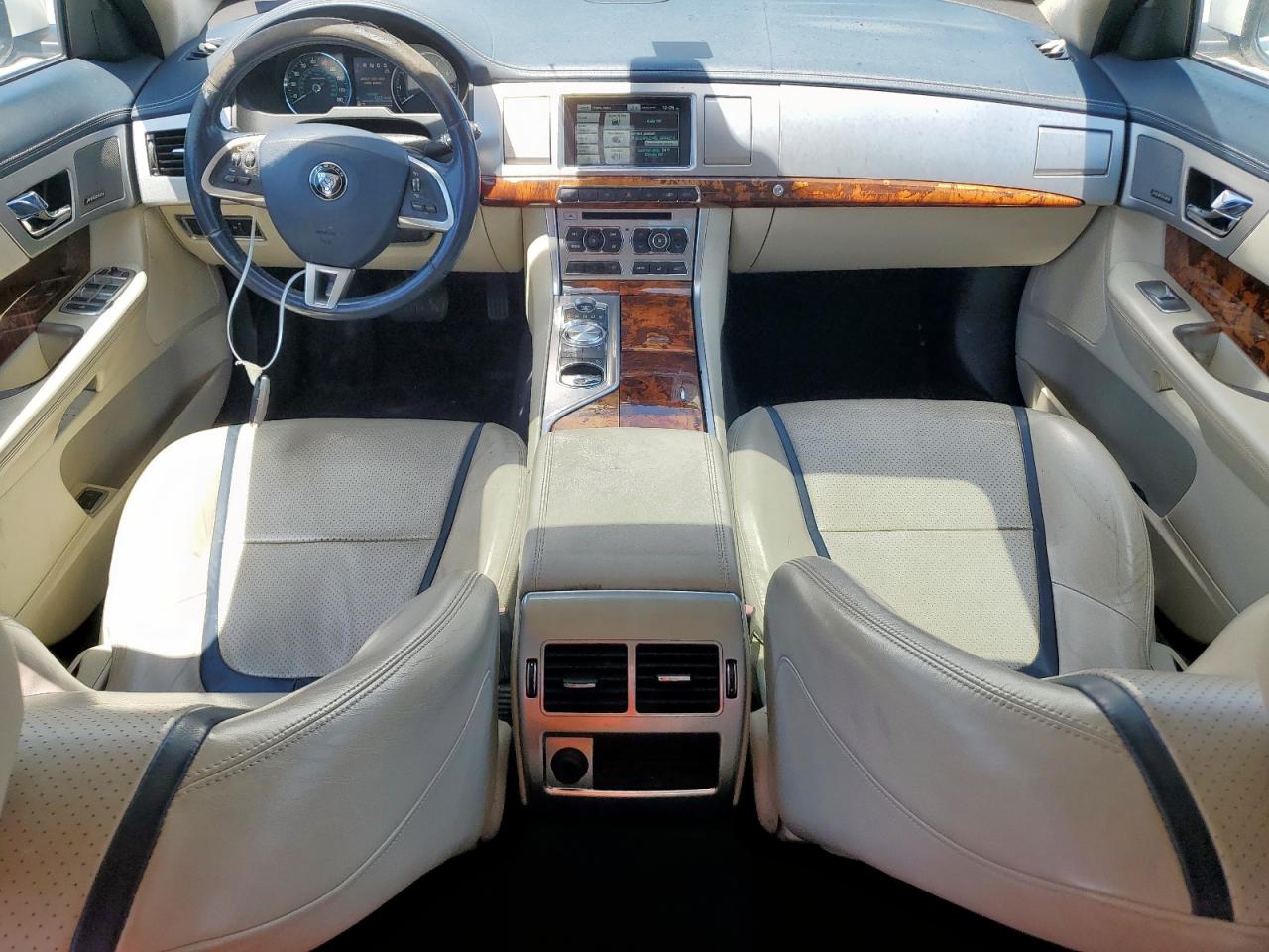 sajwa0ex1e8u22060 SAJWA0EX1E8U22060 2014 Jaguar Xf
