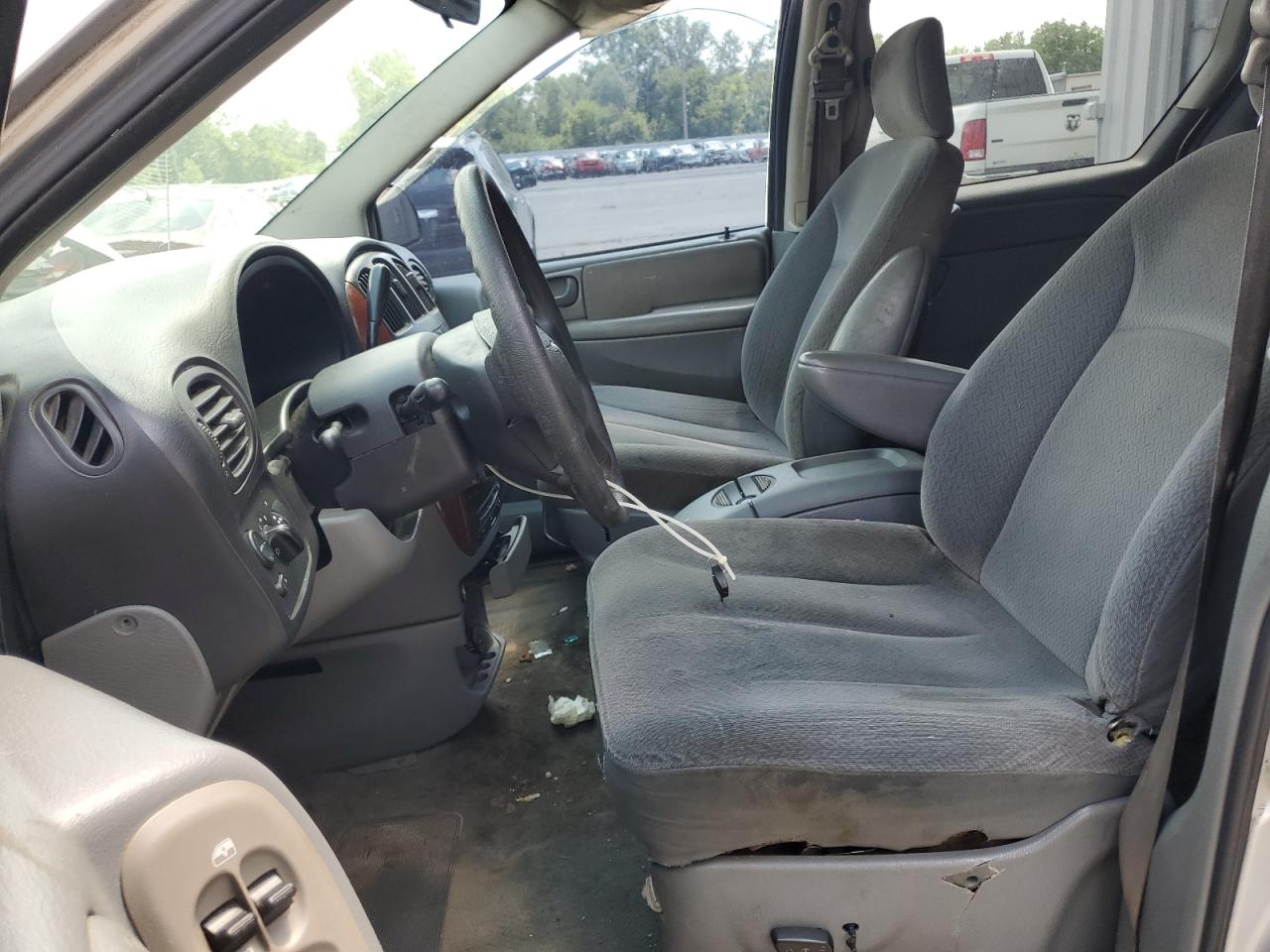 2005 Chrysler Town & Country VIN: 1C4GP45R15B382141 Lot: 63596045