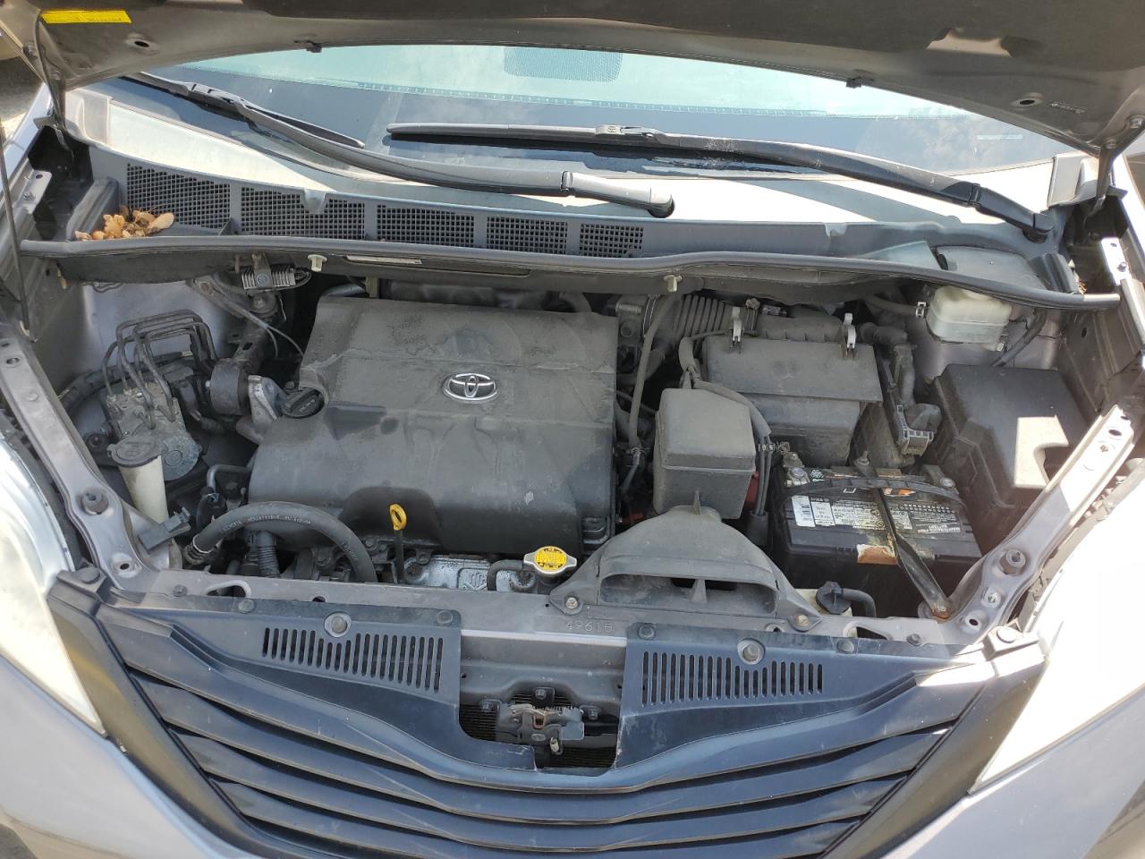 2012 Toyota Sienna VIN: 5TDZK3DCXCS198708 Lot: 62806745