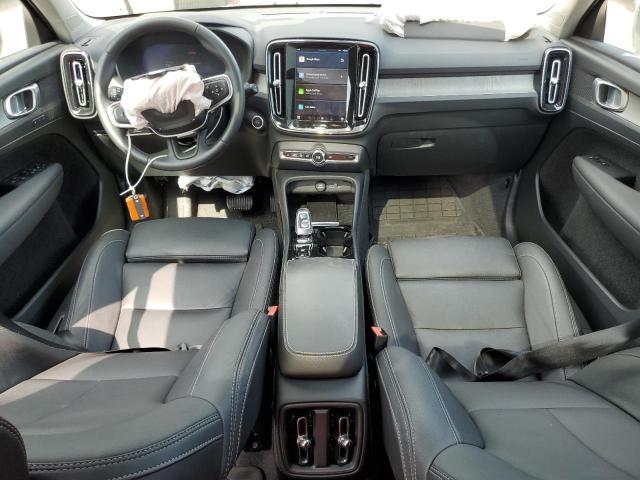 2024 VOLVO XC40 PLUS  