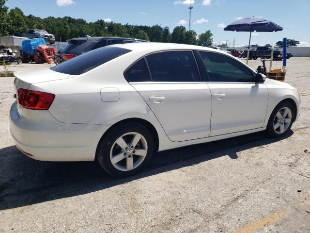 Sedans VOLKSWAGEN JETTA 2013 Biały