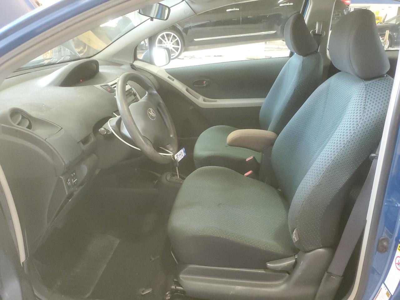 2008 Toyota Yaris VIN: JTDJT903485187722 Lot: 65673575