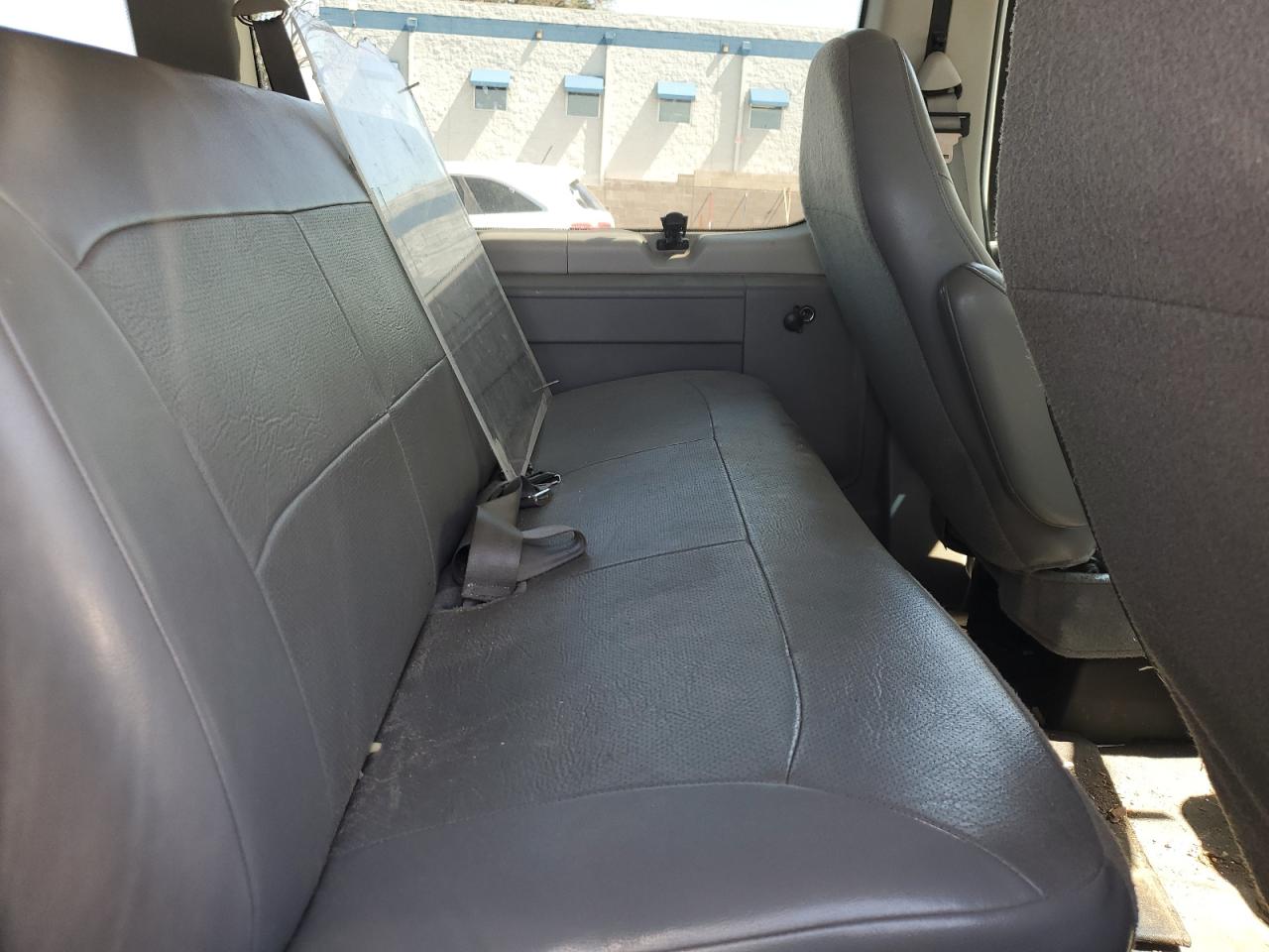 2005 Ford Econoline E350 Super Duty Wagon VIN: 1FBSS31L25HB20635 Lot: 83954275