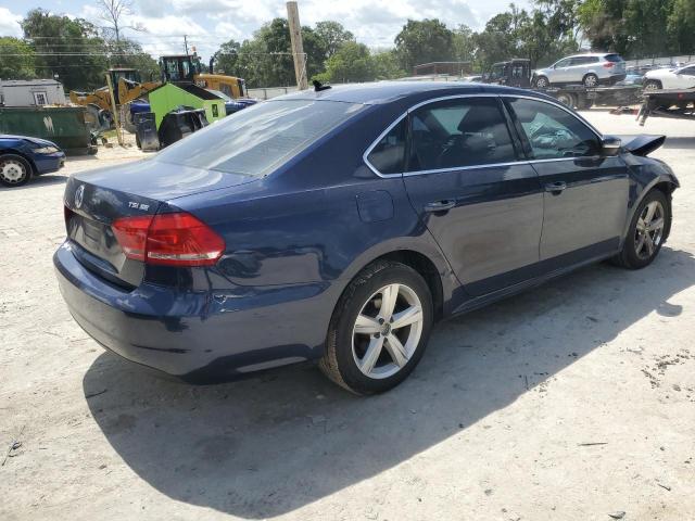 Sedans VOLKSWAGEN PASSAT 2015 Granatowy
