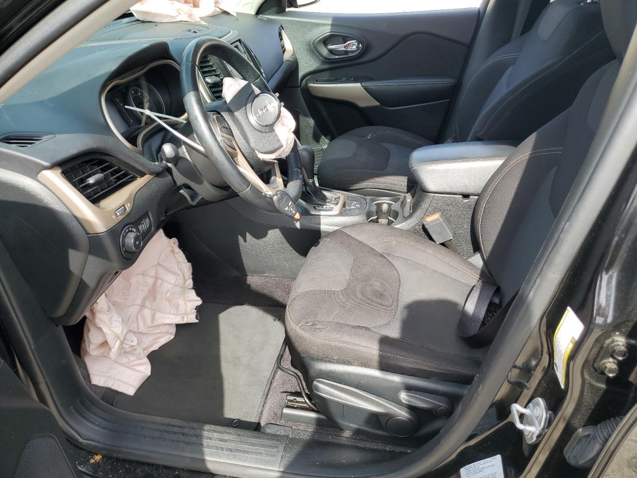 2017 Jeep Cherokee Latitude VIN: 1C4PJMCB2HW665507 Lot: 65915805