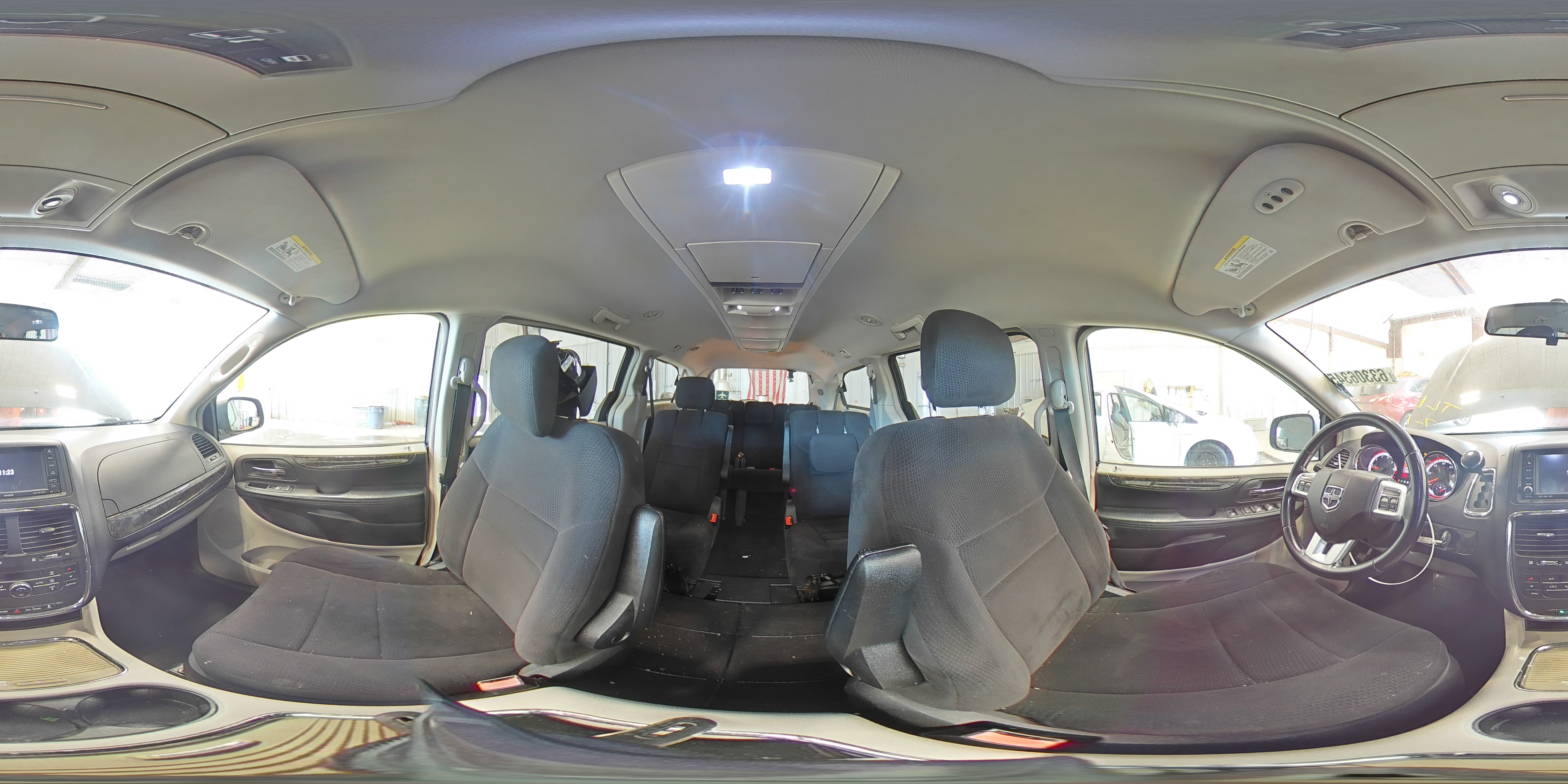 2011 Dodge Grand Caravan Crew VIN: 2D4RN5DG0BR765010 Lot: 63306345