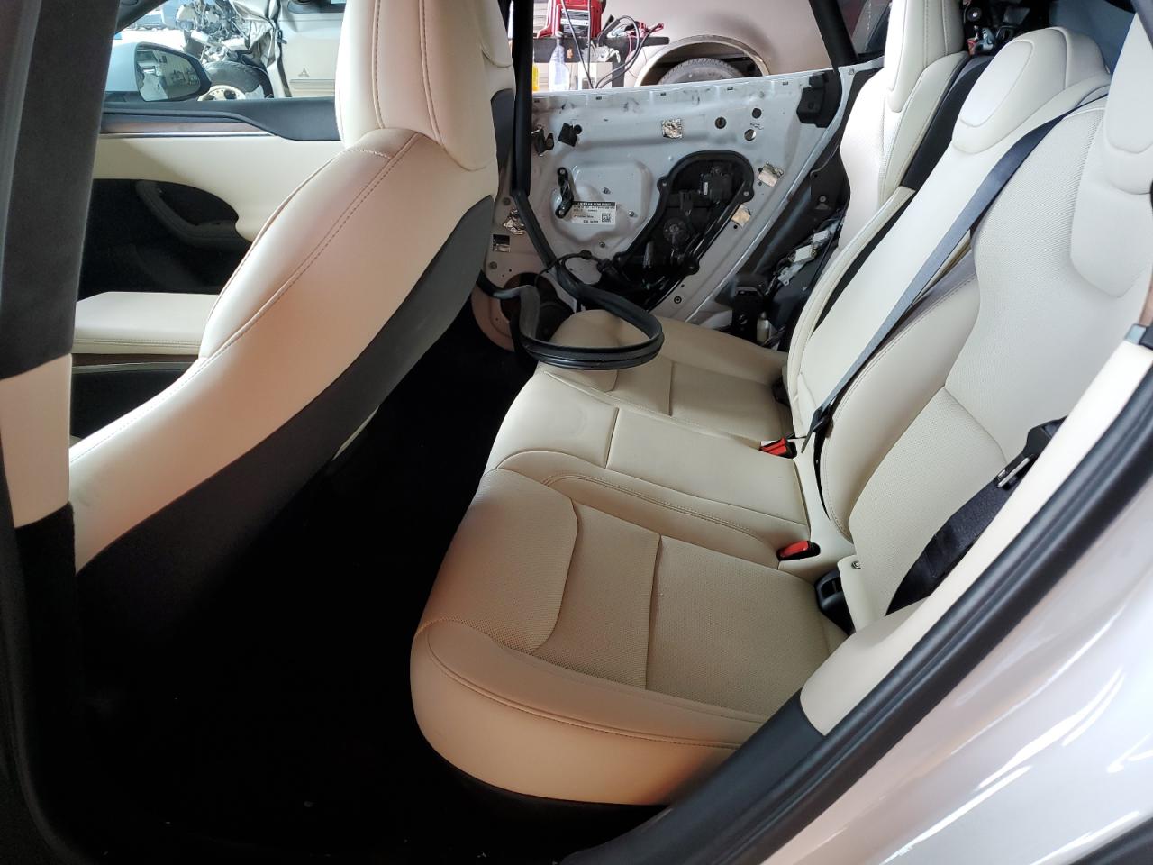 2024 Tesla Model S VIN: 5YJSA1E5XRF543192 Lot: 64685955