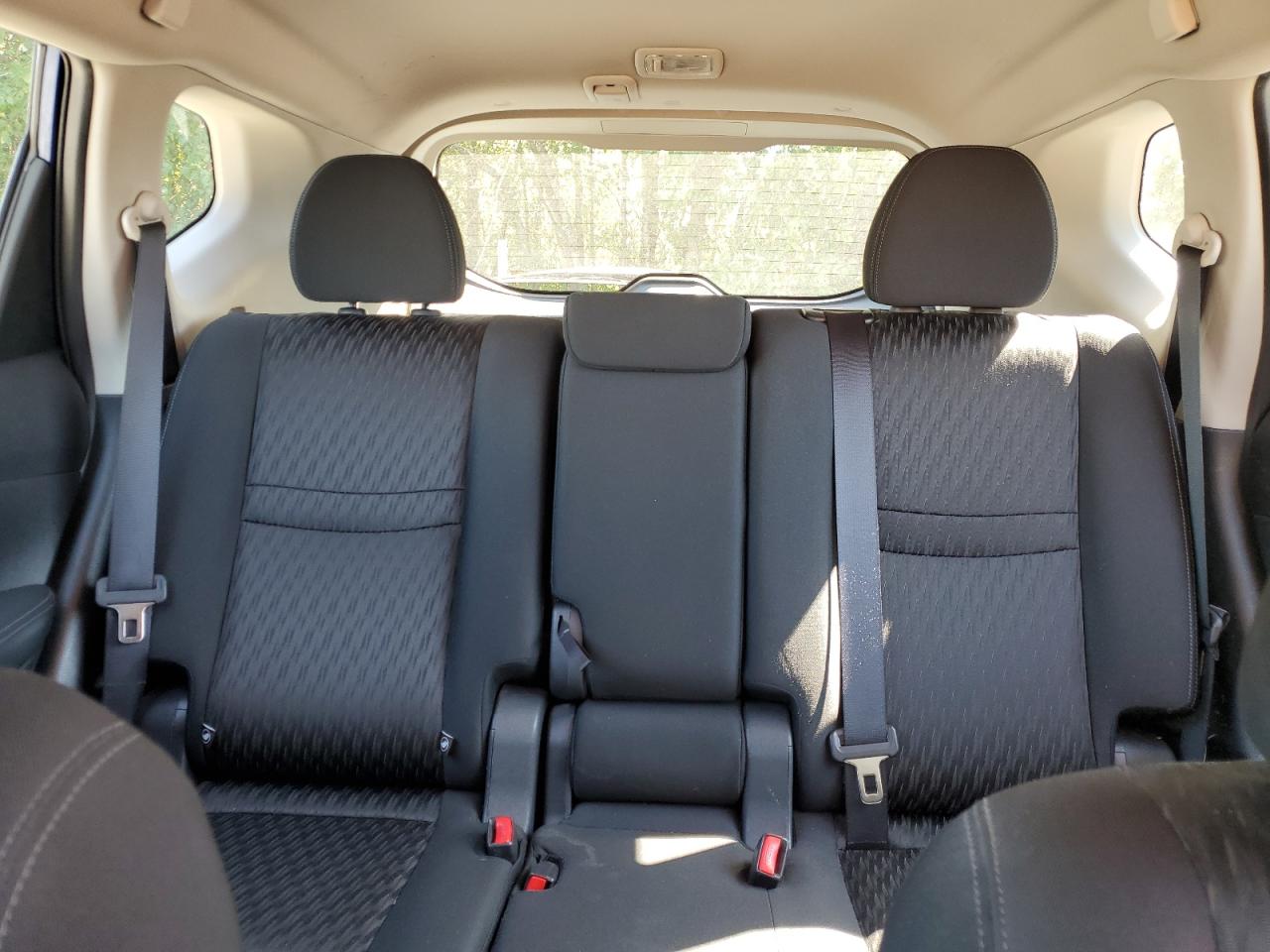 2017 Nissan Rogue S VIN: KNMAT2MV5HP525829 Lot: 65213685
