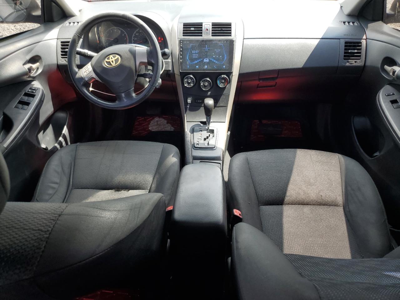 Фото: 2T1BU40E89C167015