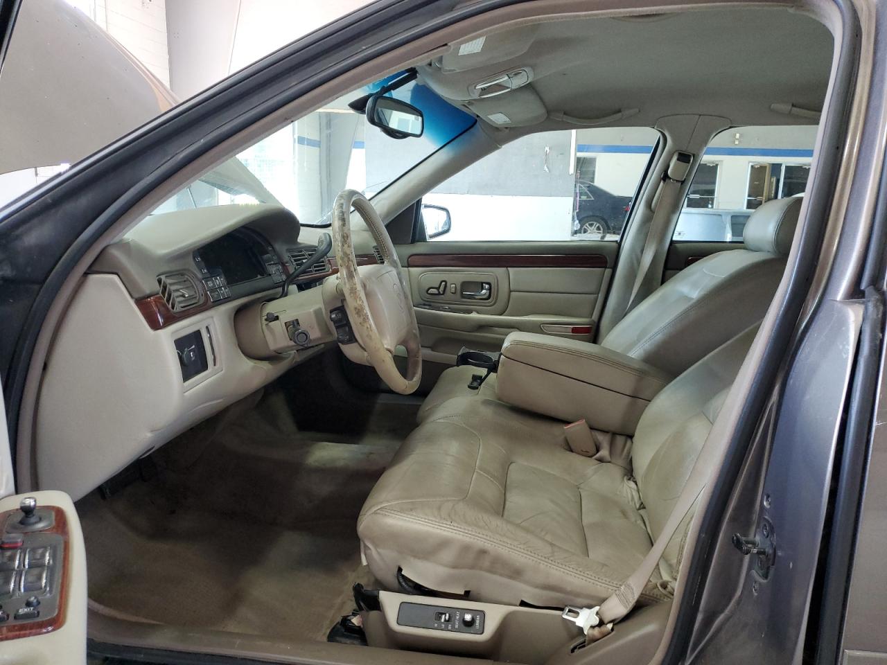 1998 Cadillac Deville VIN: 1G6KD54Y1WU788981 Lot: 64370095