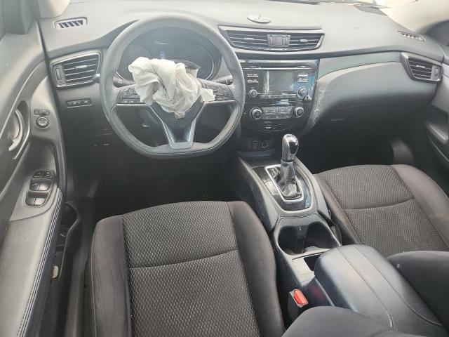  NISSAN ROGUE 2017 Srebrny
