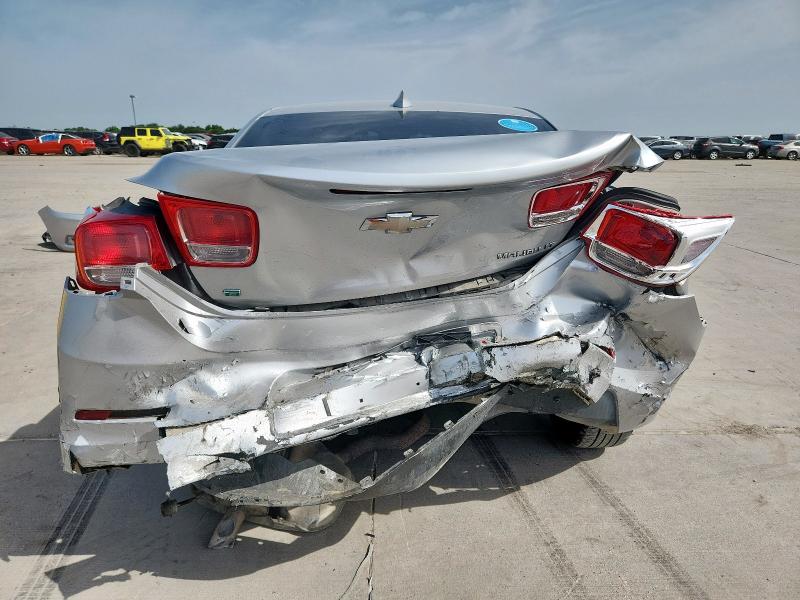 Sedans CHEVROLET MALIBU 2016 Srebrny