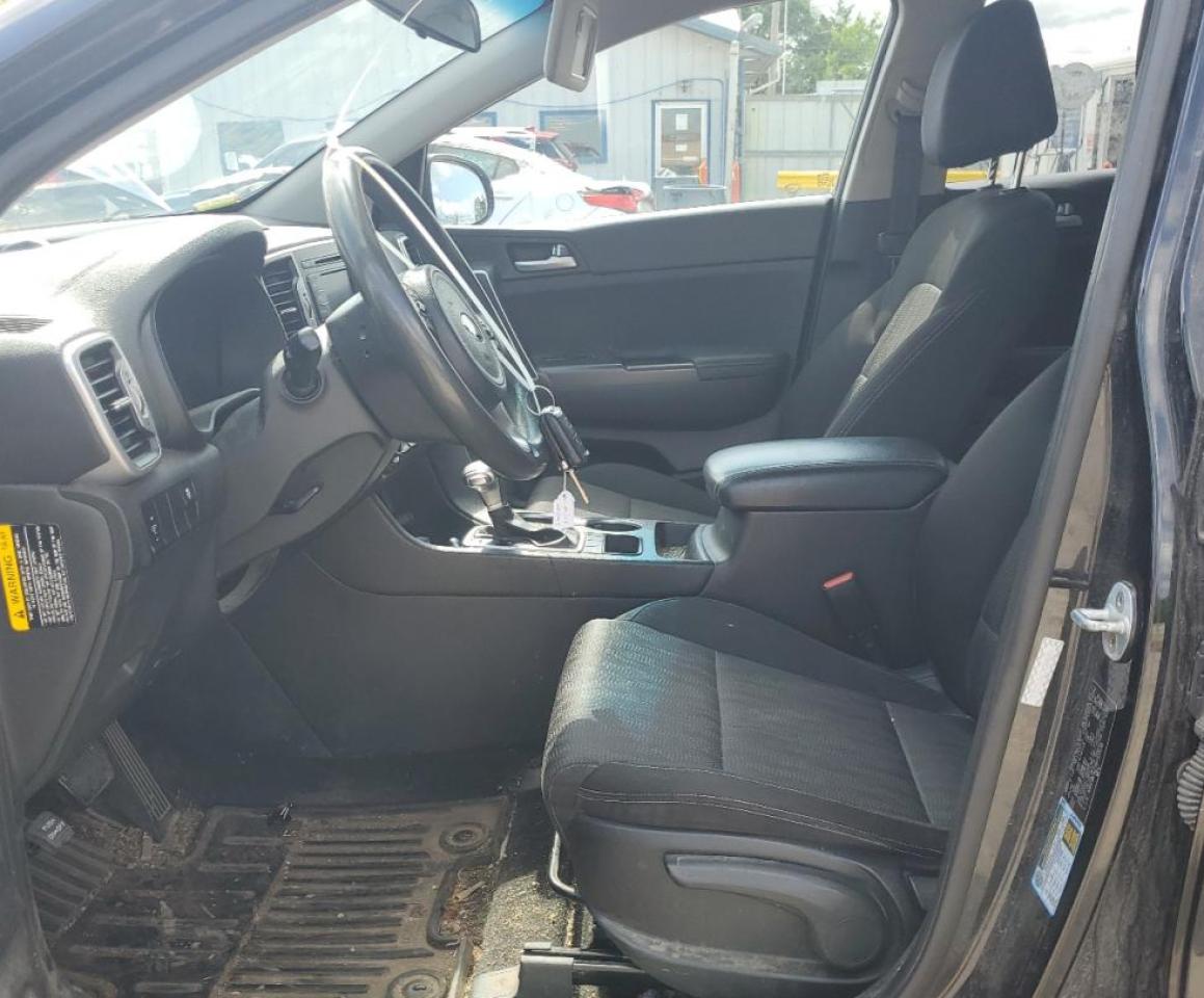 kndpmcac7h7123133 KNDPMCAC7H7123133 2017 Kia Sportage Lx