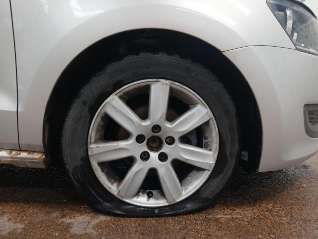 2011 VOLKSWAGEN POLO SE TD