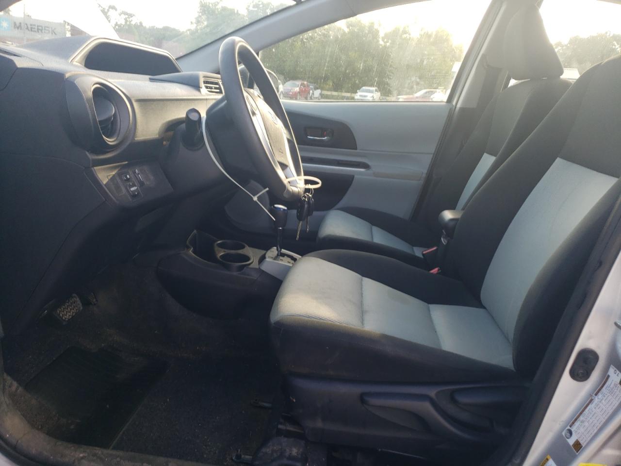 2014 Toyota Prius C VIN: JTDKDTB37E1085829 Lot: 64192835