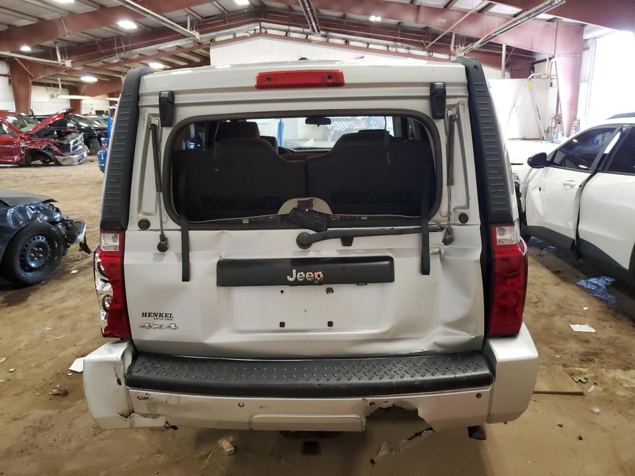 2008 Jeep Commander Sport VIN: 1J8HG48K88C127576 Lot: 63995225