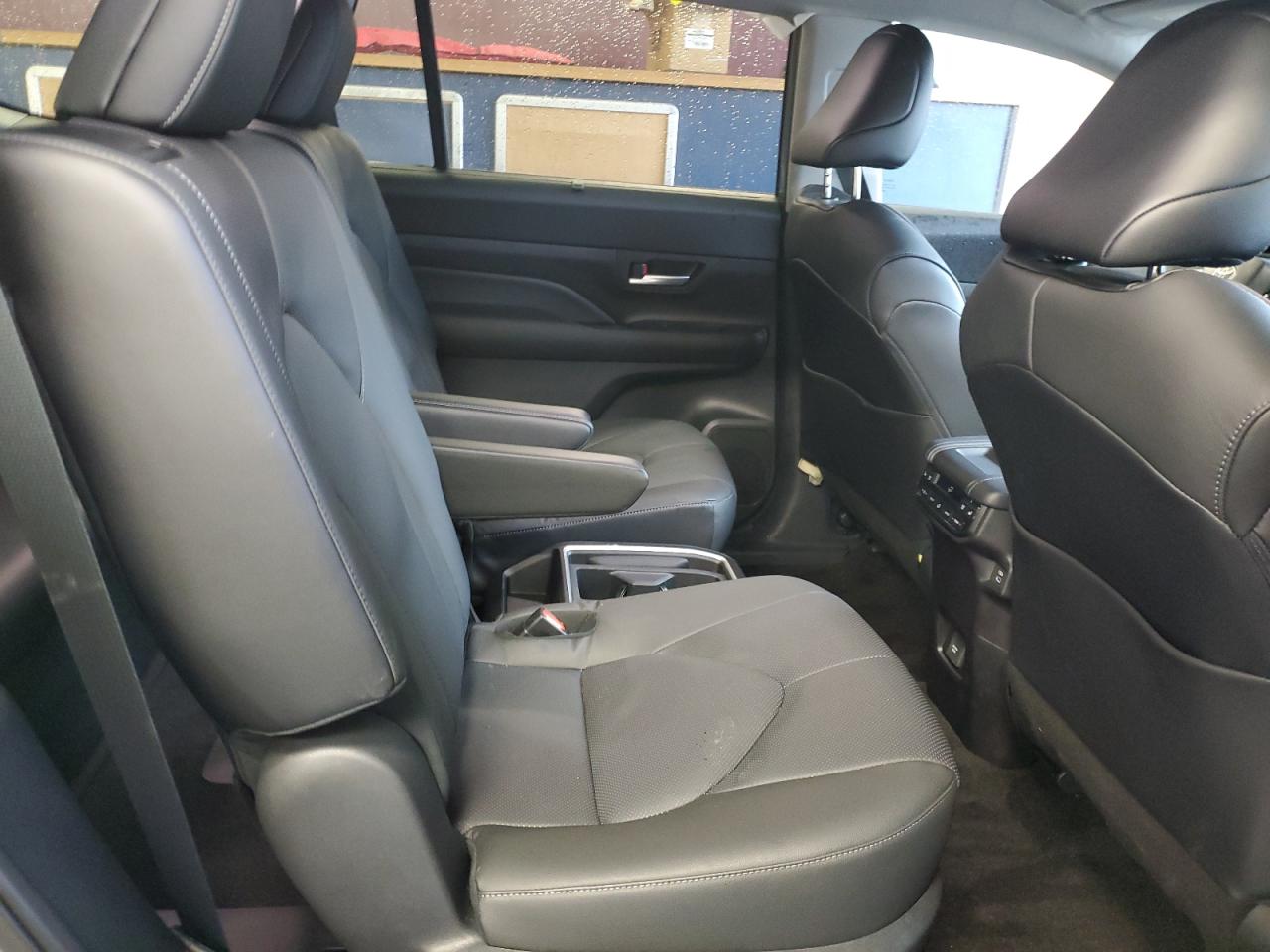 5TDAAAB54SS074439 2025 Toyota Grand Highlander Le