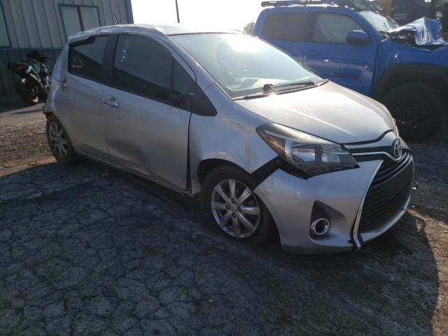 Hatchbacks TOYOTA YARIS 2015 Srebrny