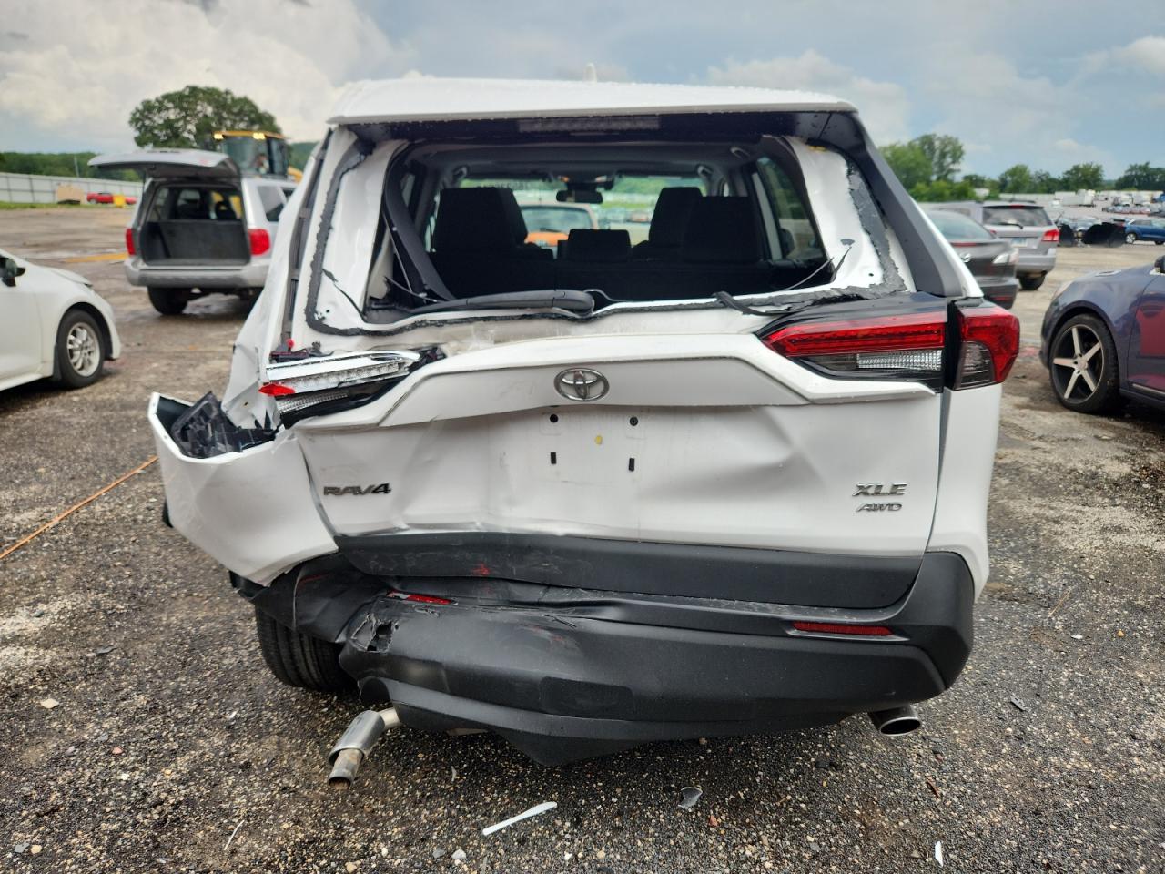 2020 Toyota Rav4 Xle VIN: 2T3P1RFV7LC126375 Lot: 65236515