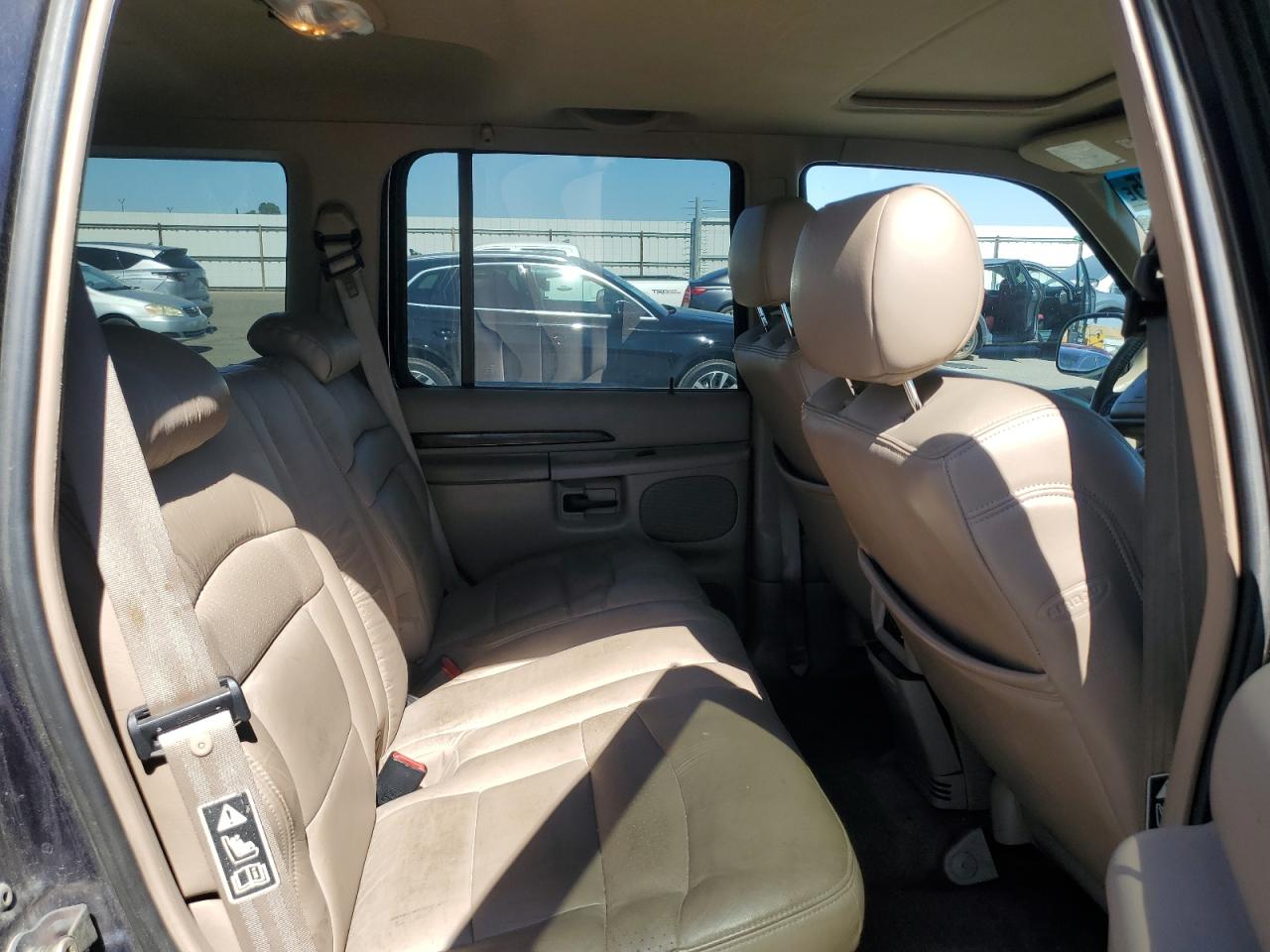 2000 Ford Explorer Limited VIN: 1FMDU75E0YZA21422 Lot: 63618475