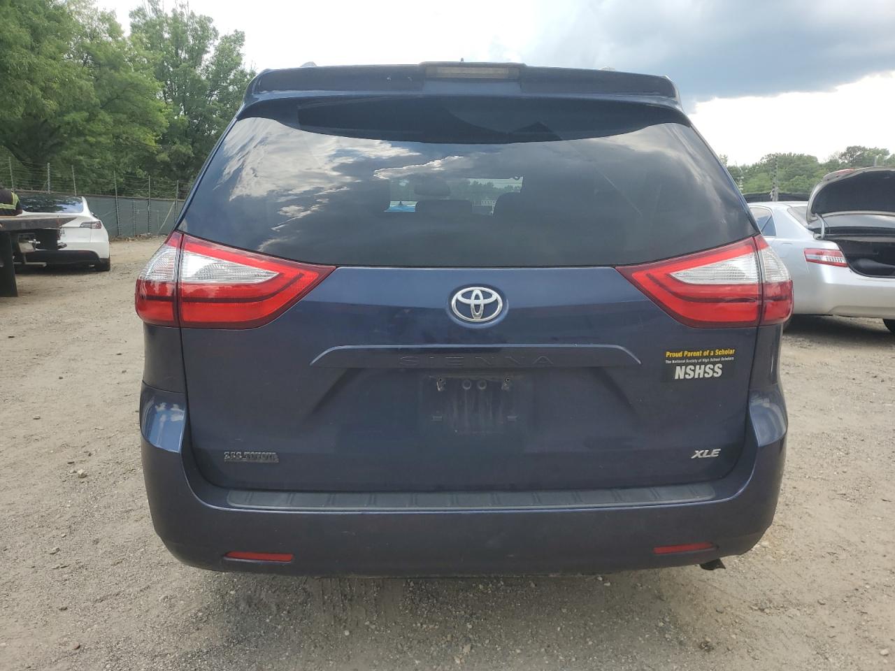 2018 Toyota Sienna Xle VIN: 5TDYZ3DC5JS913852 Lot: 63014955