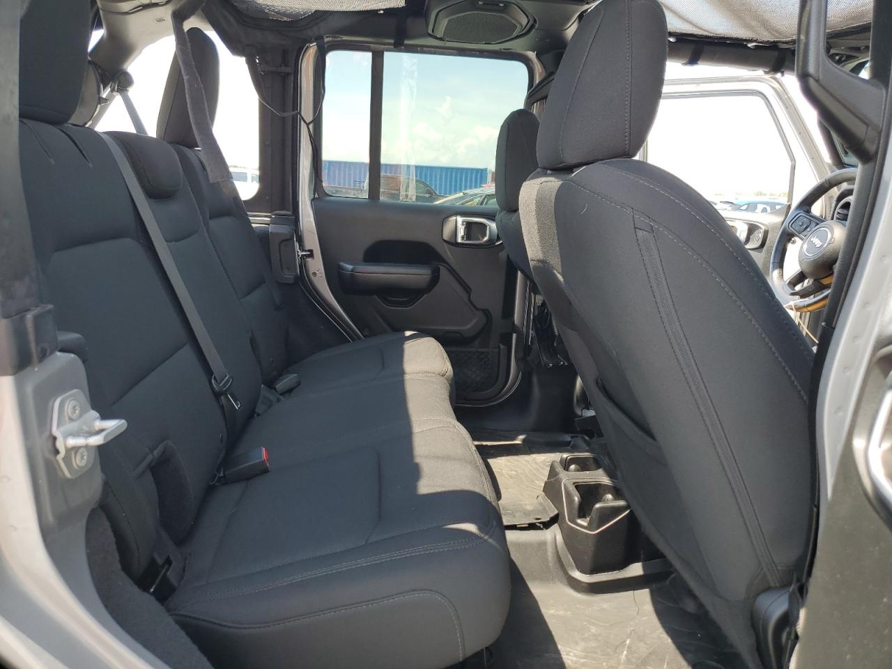 2018 Jeep Wrangler Unlimited Sport VIN: 1C4HJXDN8JW286967 Lot: 65162255