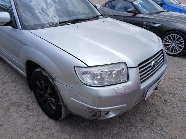 2005 SUBARU FORESTER X