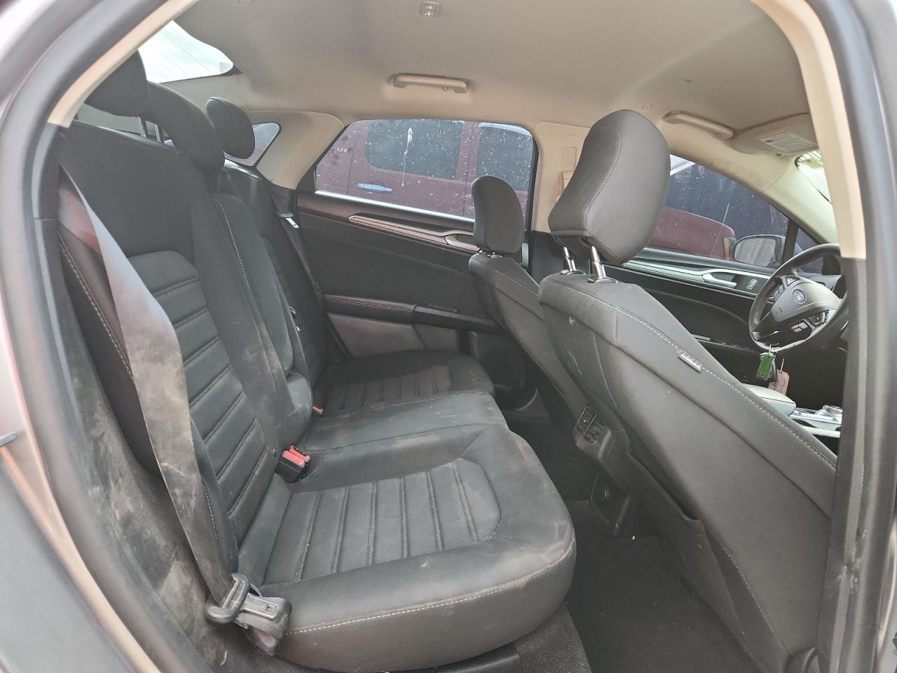 2020 Ford Fusion Se VIN: 3FA6P0LU0LR105958 Lot: 64010145