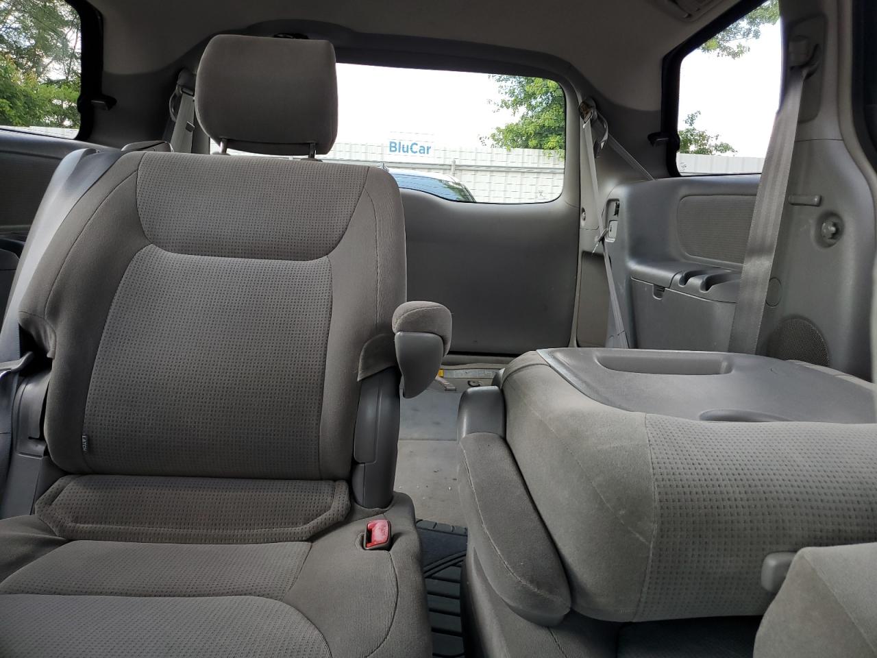 2004 Toyota Sienna Ce VIN: 5TDZA23C14S158470 Lot: 64717445
