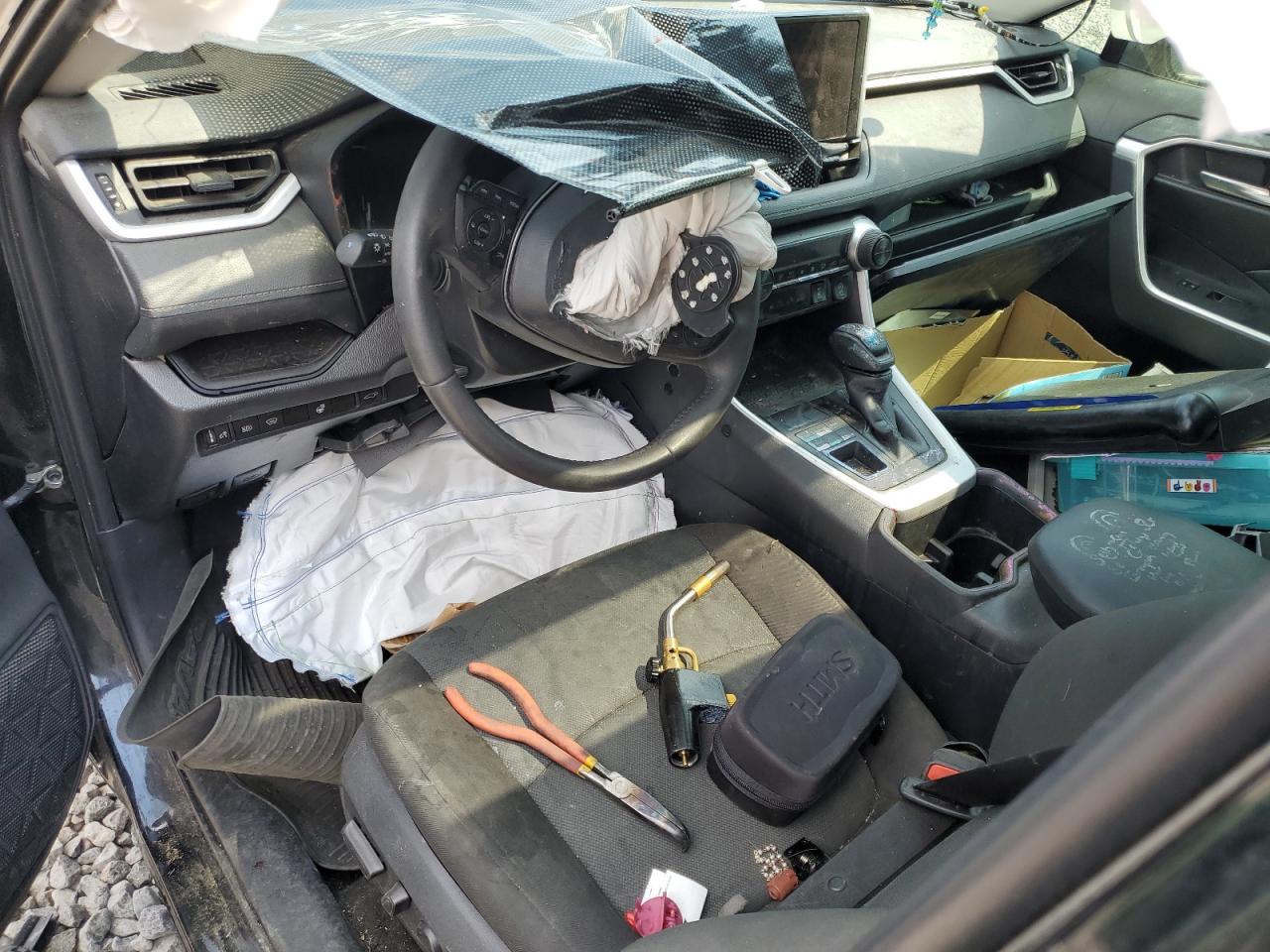 2024 Toyota Rav4 Xle VIN: 2T3P1RFV4RC463823 Lot: 64588495