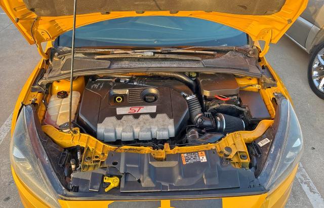 Hatchbacks FORD FOCUS 2016 Yellow